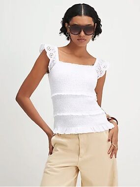 DO+BE White Scrunchy Ruffled Eyelet Tank Top Size Small